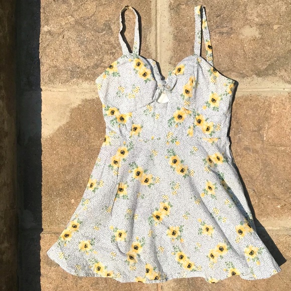Adorable Daisy Patterned Sundress from Speechless - Picture 3 of 6
